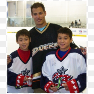 In 2007, Young Kiefer And Brother Kole (left) Got Autographs - Kiefer And Kole Sherwood Clipart