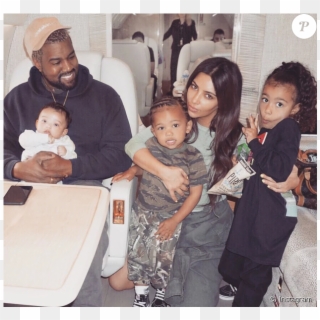 Kanye West, Kim Kardashian Et Leurs Trois Enfants Chicago, - Gabrielle Union Surrogate Mother Clipart