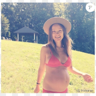 Olivia Wilde Affiche Son Baby Bump Au Nom Du "bump - Olivia Wilde Pregnant Belly Clipart