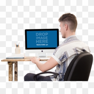 Png Imac Mockup Of A Man Typing On His Imac - Man Typing On Computer Png Clipart