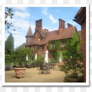 If This Isn't A Typical Looking Country Inn Of England, - Estate Clipart