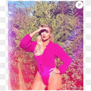 Khloé Kardashian Sur Une Photo Publiée Sur Son Compte - Khloe Kardashian Pink Swimsuit Clipart